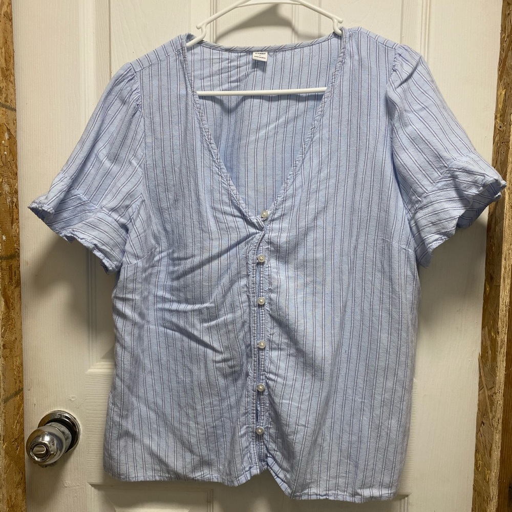 Old navy ruffle sleeve top ⭐️50% off⭐️